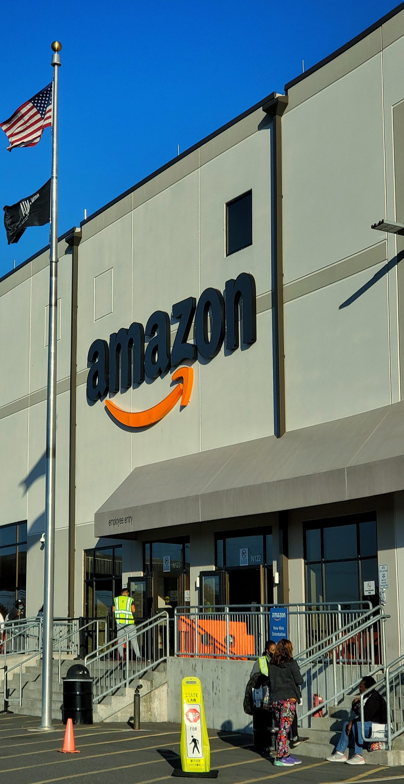 Amazon Workers Vote to Unionize